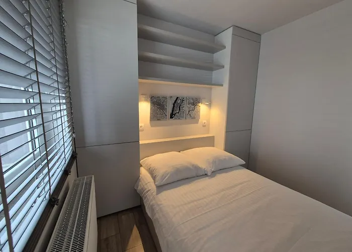 Wśród 1000cy świateł - Z Parkingiem W Hali Garażowej- Duży Balkon - Piekny Widok Nocą Na Panoramę Tysiaclecia Apartamento